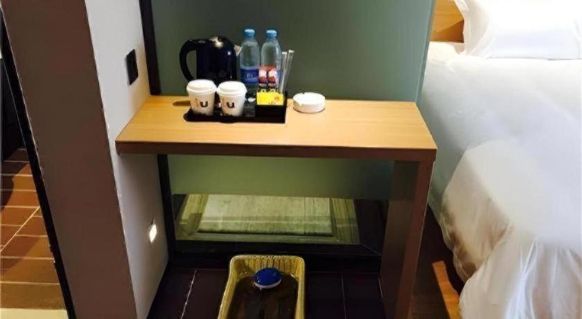 Hotel Iu Jiaotong Jiangchuan Road Metro Station Shanghai