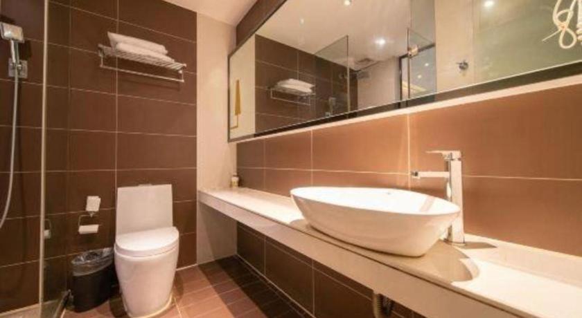 Hotel Iu Jiaotong Jiangchuan Road Metro Station Shanghai