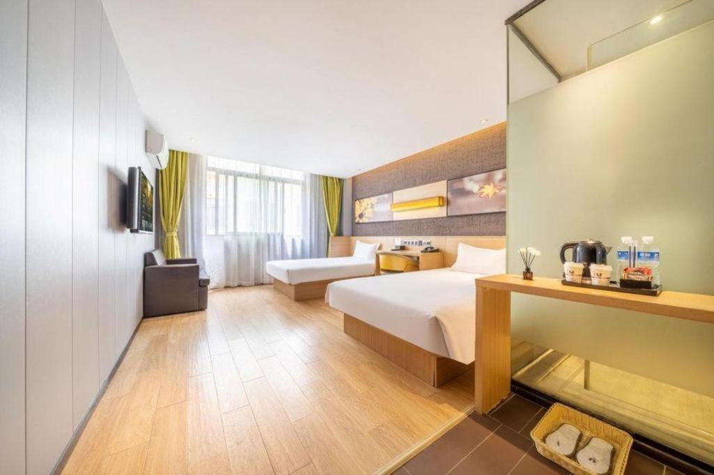 Iu Jiaotong Jiangchuan Road Metro Station Hotel Shanghai